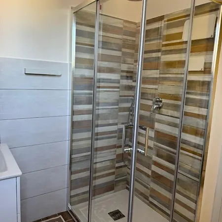 House On Sunday Sole Apartment *